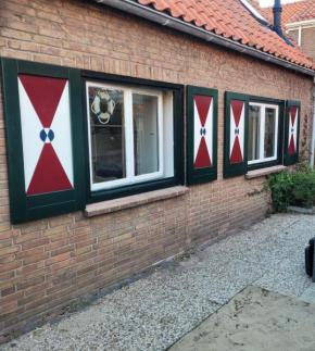 Bleij-en-meer, 2 accommodaties, waarvan 1 met sauna en heerlijke hottub, ook samen te huur voor een gezellig combinatie